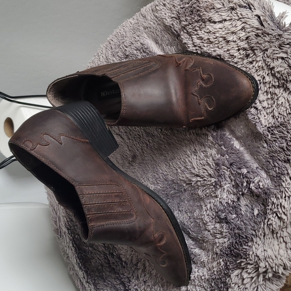 Boots - Picture 1 of 5